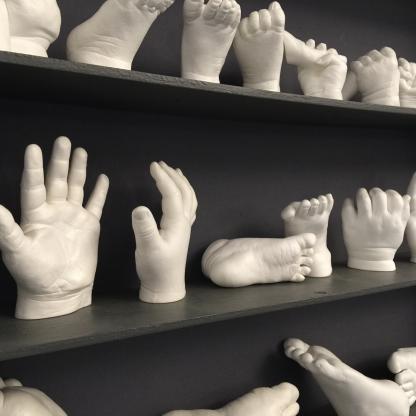 Vitrine de moulage empreinte3d mains et pieds enfants